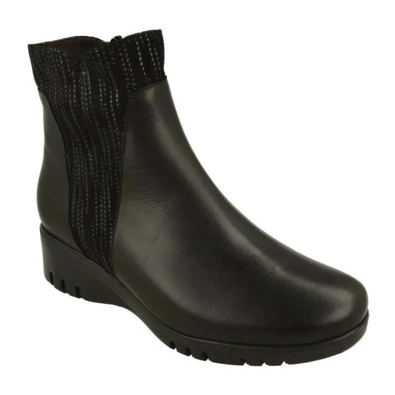 PieSanto Botines|Botin De De Pala Lisa Con Pieza Lateral De Ante Grabado, Piso De Cuna Y Poliuretano Y Planta Descanso Extraible