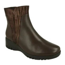 PieSanto Botines|Botin De De Pala Lisa Con Pieza Lateral De Ante Grabado, Piso De Cuna Y Poliuretano Y Planta Descanso Extraible